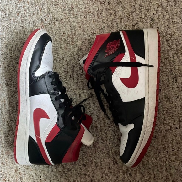 Air Jordan 1 Mid white/gym red- black Sz:9 - Picture 1 of 8